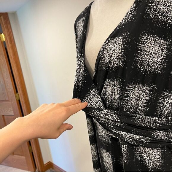 Covington Black and White Long Sleeve fake wrap Dress size extra large - Picture 3 of 14